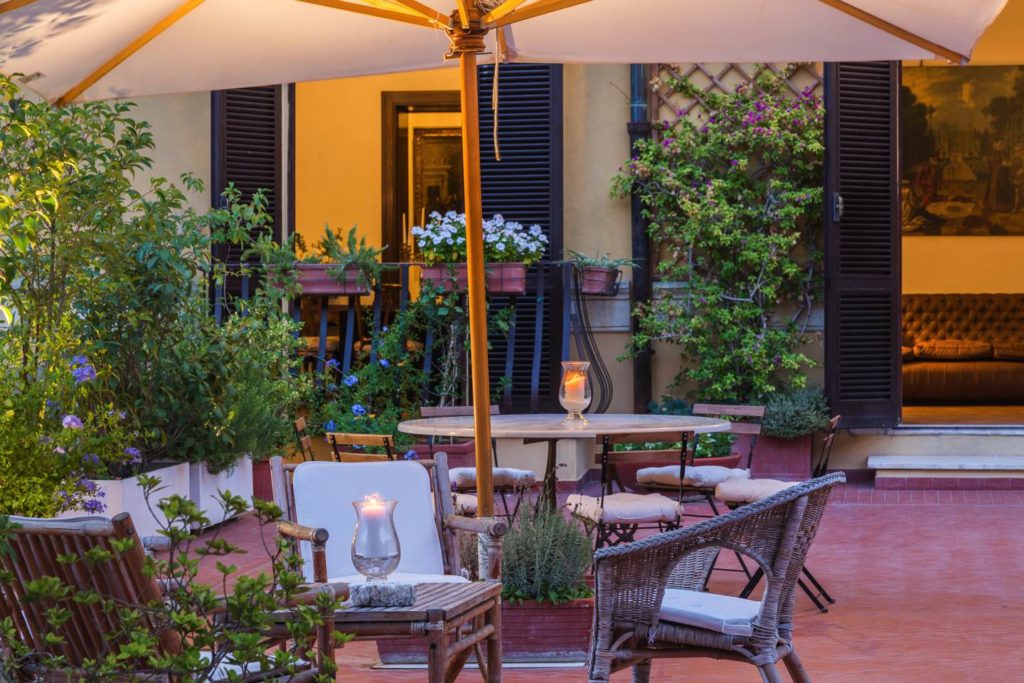 The 300 m² private terrace